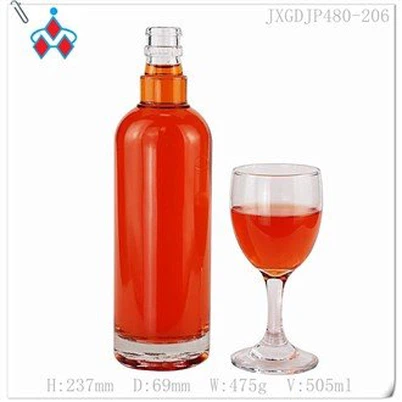 בקבוק וודקה שקוף זכוכית